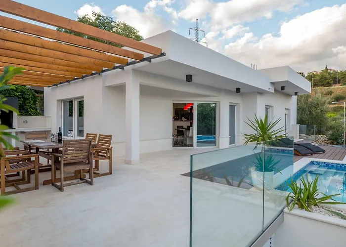 Luxury Shelena Villa