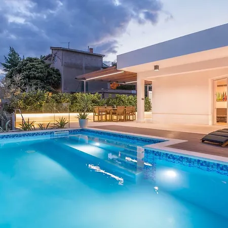 Luxury Shelena Villa Mravince