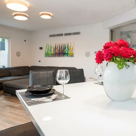 Luxury Shelena Villa *