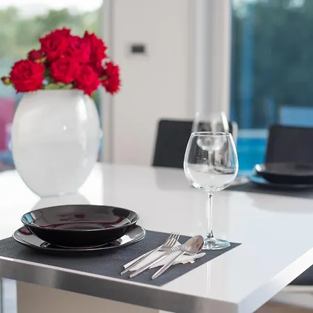 فيلة Luxury Shelena *