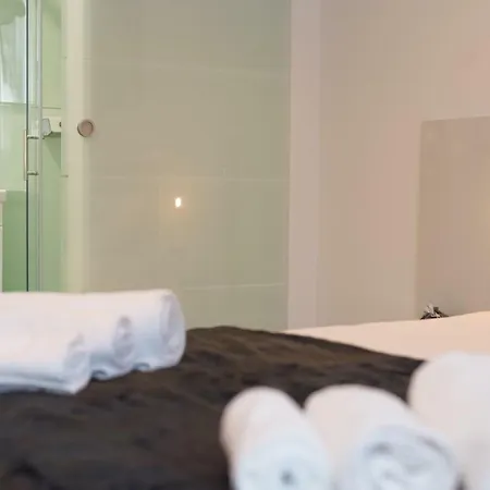 Luxury Shelena