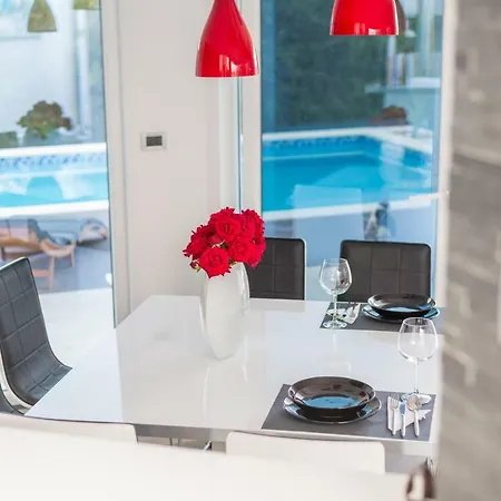 Luxury Shelena 别墅 Mravince