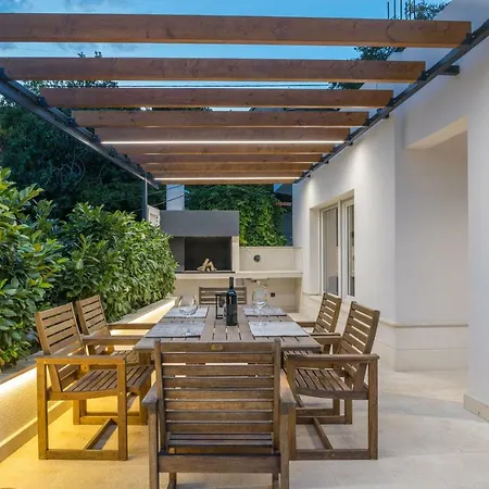 Luxury Shelena Villa Mravince